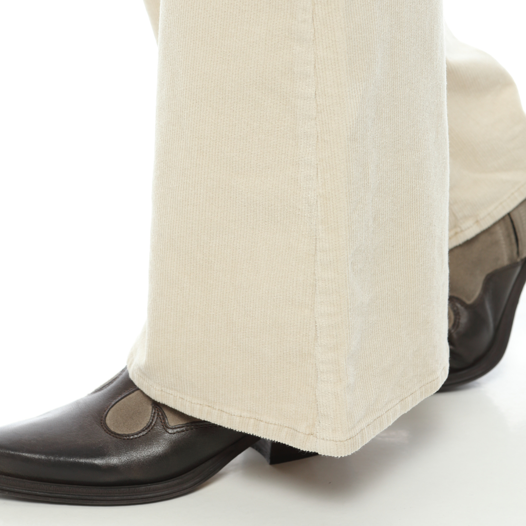 Pantalón corduroy beige bota flare - Ref:10499